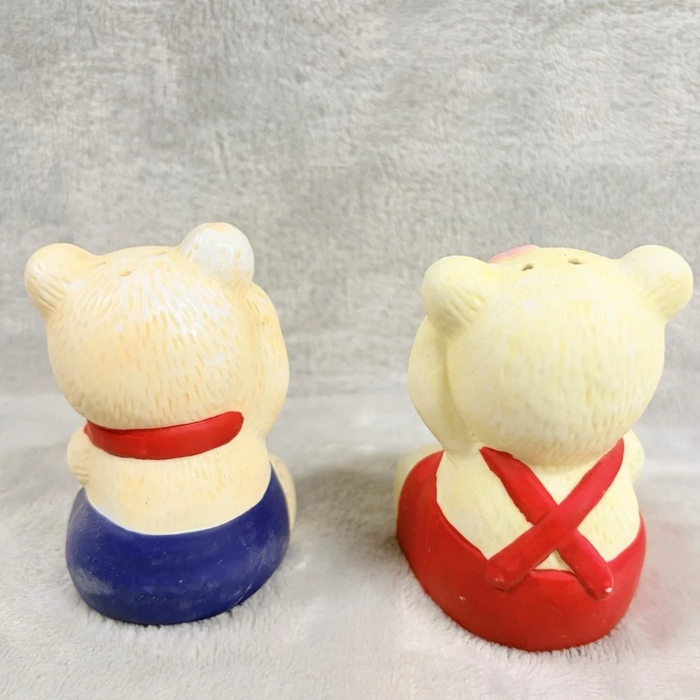 Vintage Teddy Bear Salt & Pepper Shakers Honey‎ Bee, Flowers 3